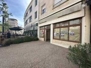 LOCAL COMMERCIAL ARLES 13200