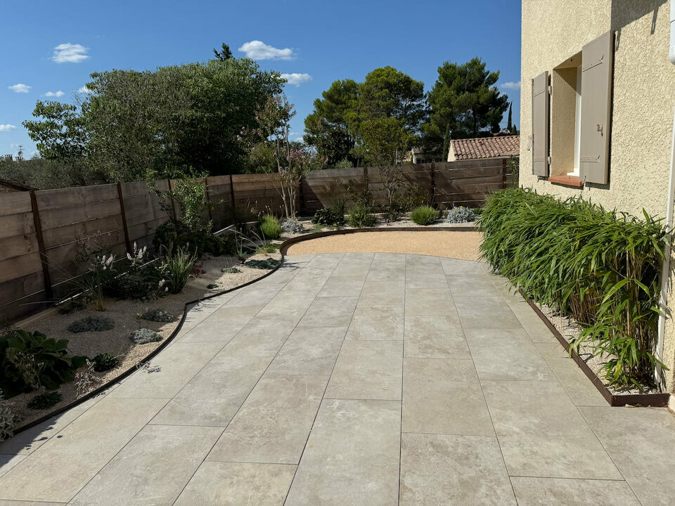 BUREAUX FONTVIEILLE 13990