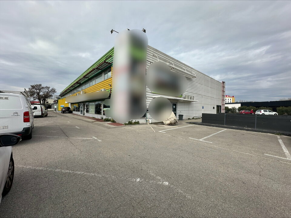 LOCAL COMMERCIAL MARIGNANE 13700