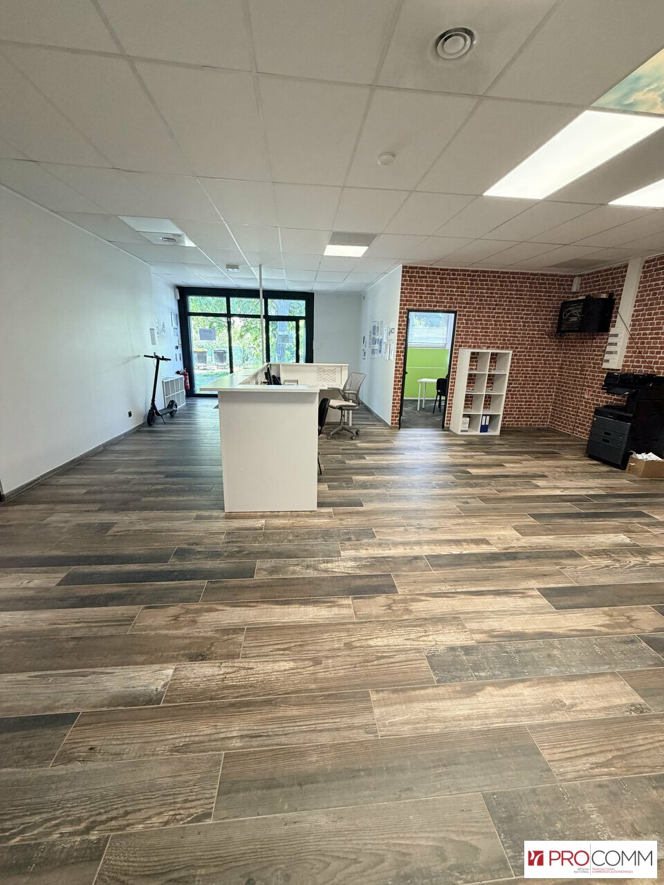 LOCAL COMMERCIAL TARASCON 13150
