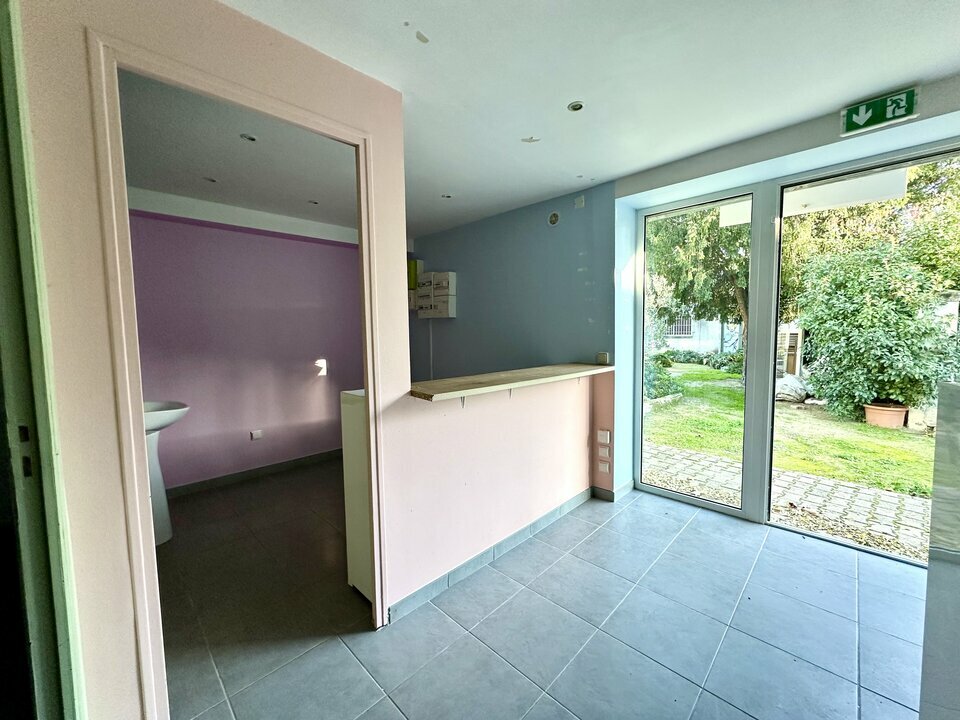 LOCAL COMMERCIAL SAINT-MARTIN-DE-CRAU 13310