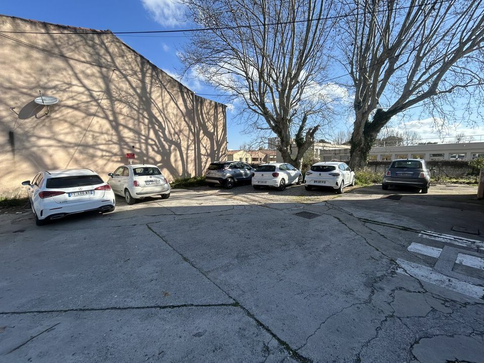 LOCAL COMMERCIAL CAVAILLON 84300