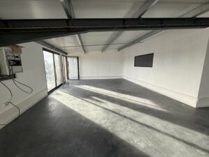 BUREAUX LE THOR 84250