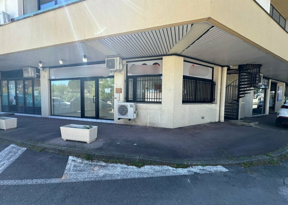 LOCAL COMMERCIAL CLAPIERS 34830