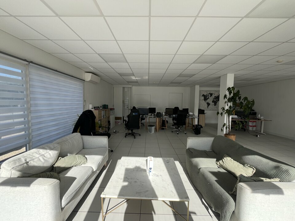LOCAL COMMERCIAL SAINT-MARTIN-DE-CRAU 13310