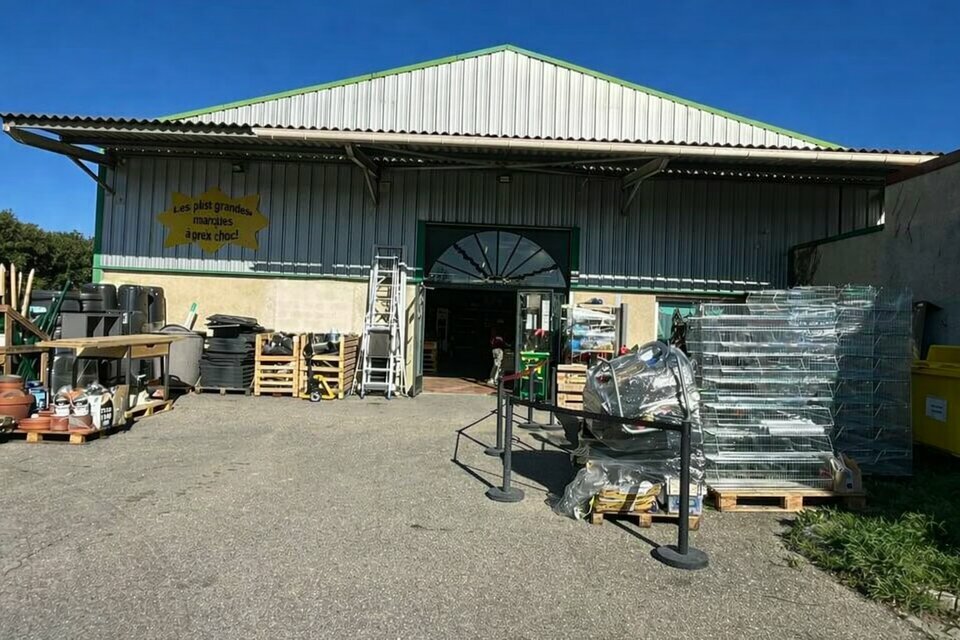 LOCAL COMMERCIAL GRAVESON 13690