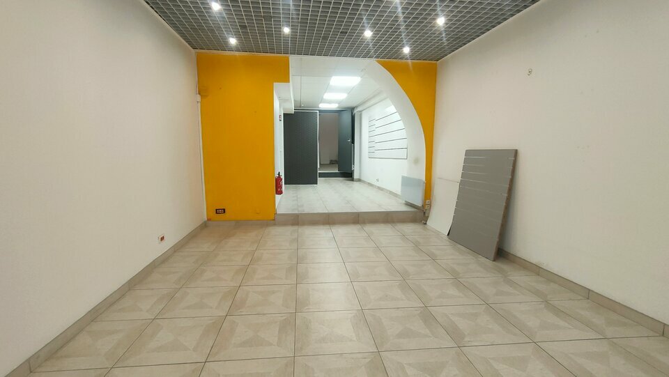 LOCAL COMMERCIAL BAGNOLS-SUR-CÈZE 30200