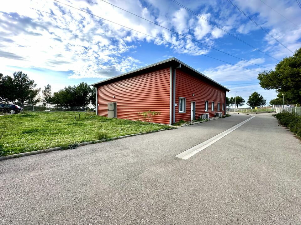 LOCAL PROFESSIONNEL MARTIGUES 13500