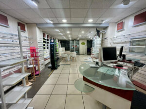LOCAL COMMERCIAL MONTFAVET 84140