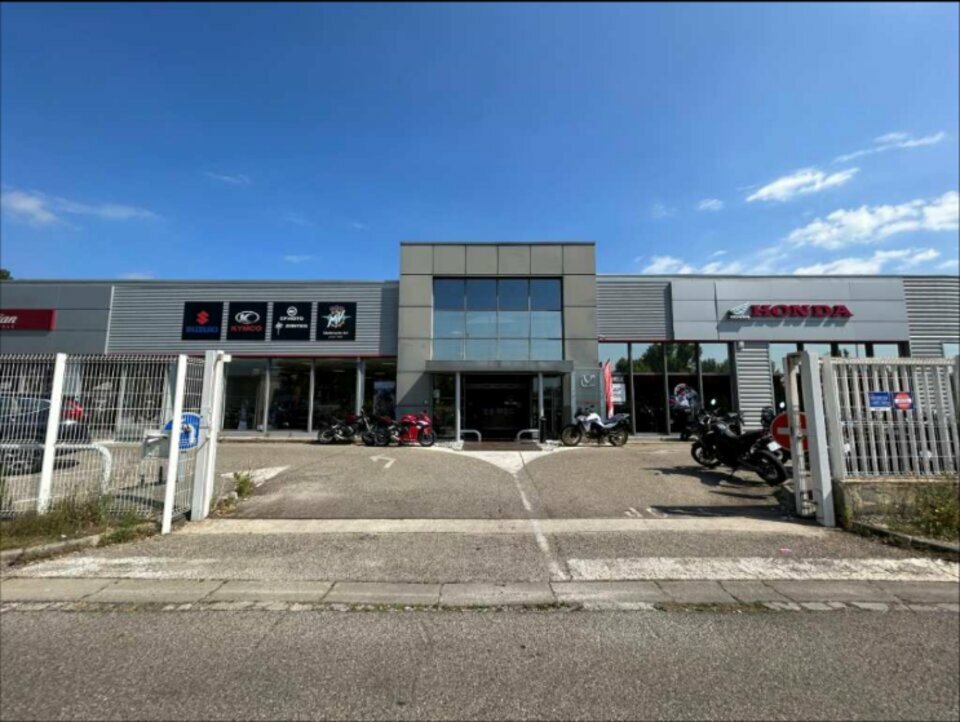 LOCAL COMMERCIAL ORANGE 84100