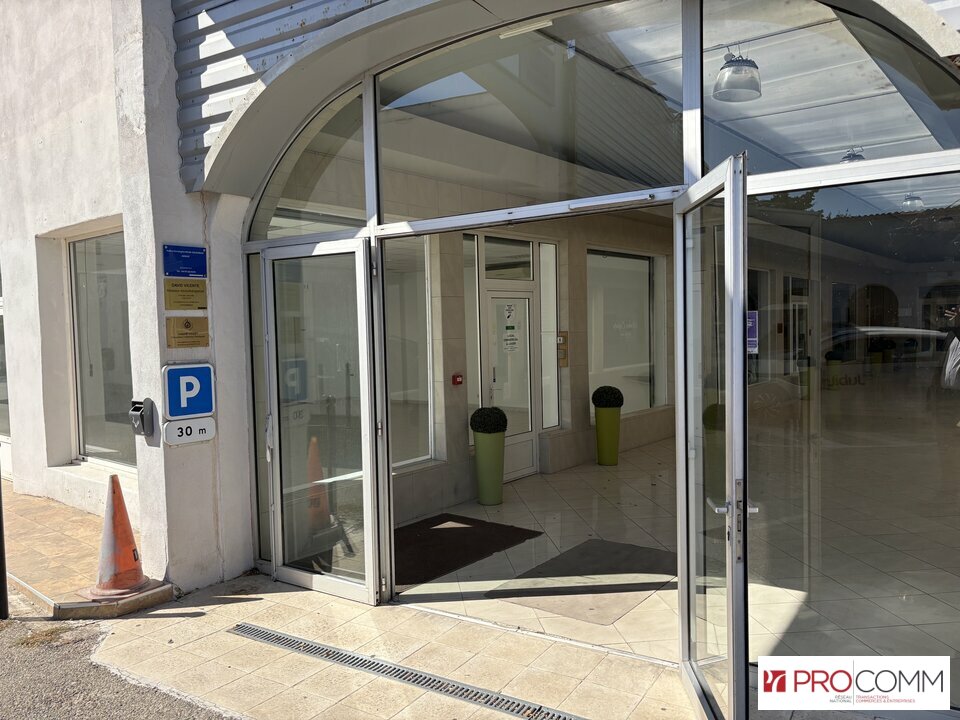 LOCAL COMMERCIAL CARPENTRAS 84200