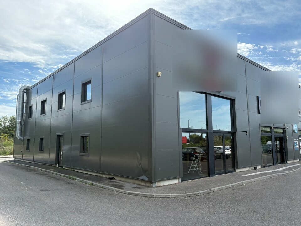 LOCAL COMMERCIAL LE PONTET 84130