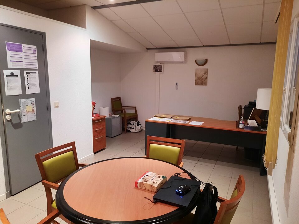 BUREAUX CHATEAURENARD 13160
