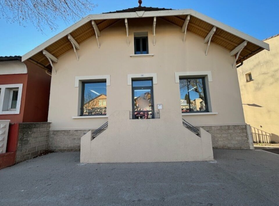 LOCAL COMMERCIAL CARPENTRAS 84200